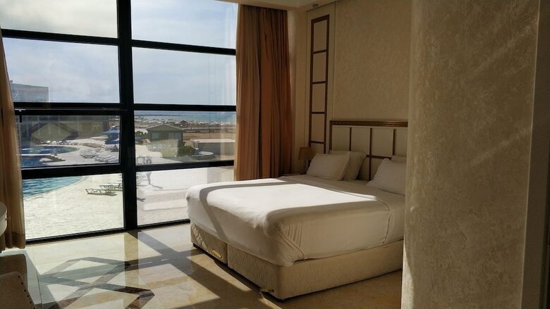 Hotel Khazar Golden Beach