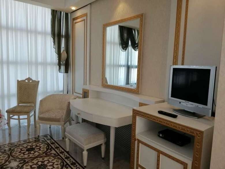 Hotel Khazar Golden Beach