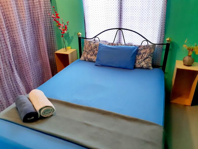 Hostal Bonobo Bed And Breakfast House
