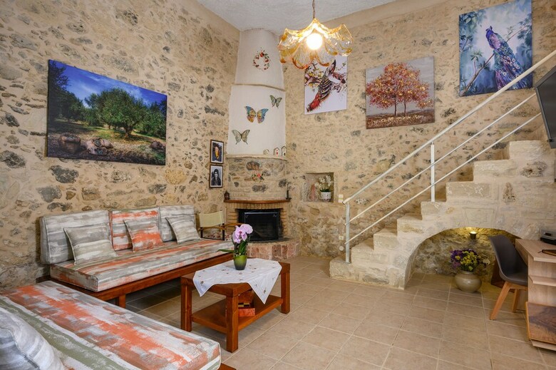 Pagona's House