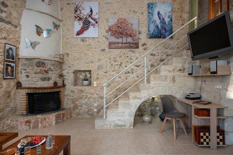 Pagona's House