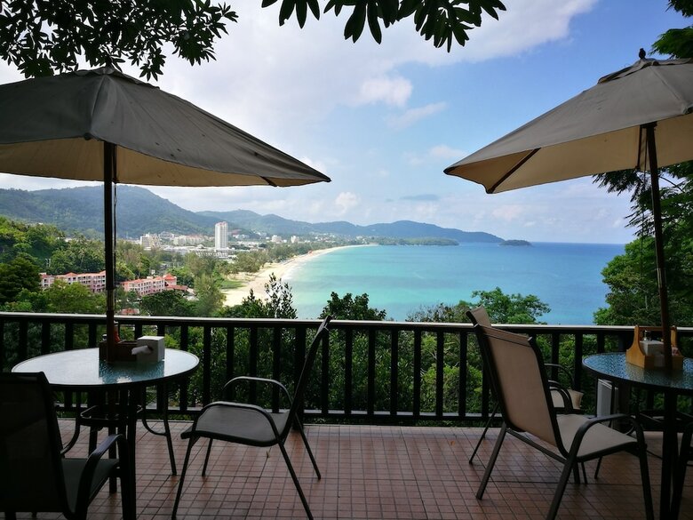 Hotel On The Hill Karon Resort