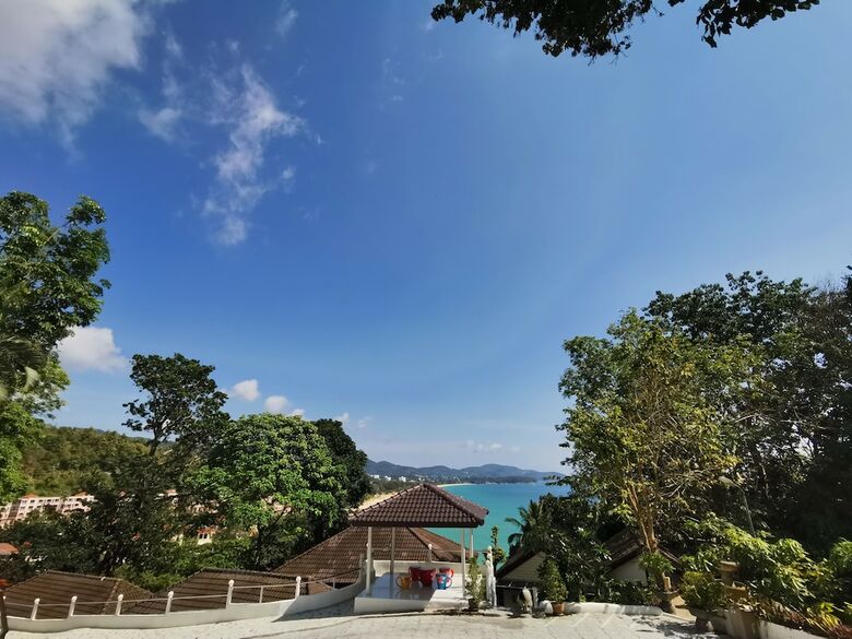 Hotel On The Hill Karon Resort