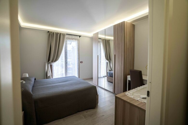 Rocca Di Cerere Apartments