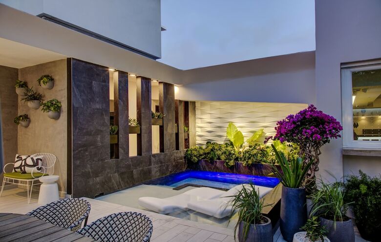 Tr�pica Beach Hotel