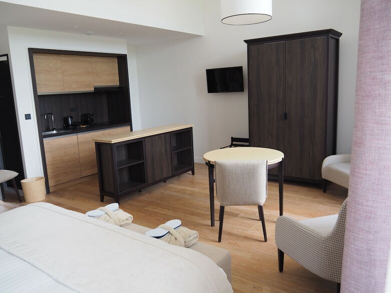 Hotel H�tel Coll�ge Des Doctrinaires