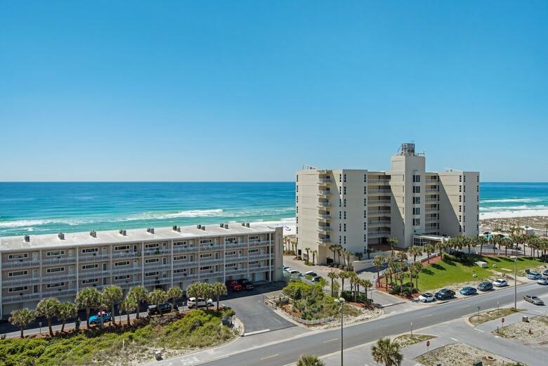 Seahorse Unit D - Three Bedroom Condo