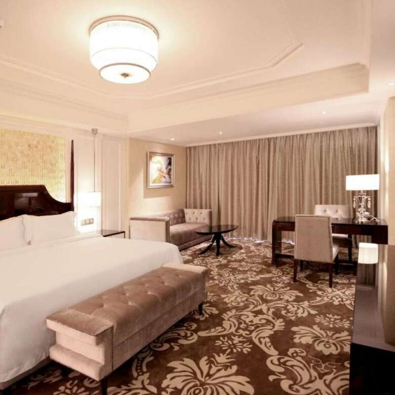Lake Piedmont International Hotel