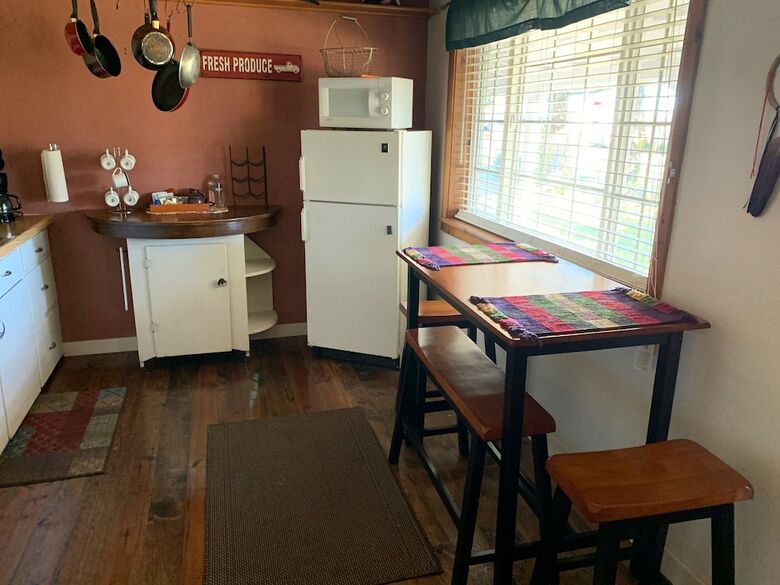 Posada Creekside Inn