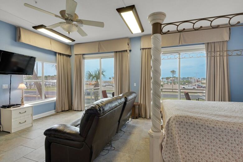 Lacaribe T1 - Four Bedroom Condo