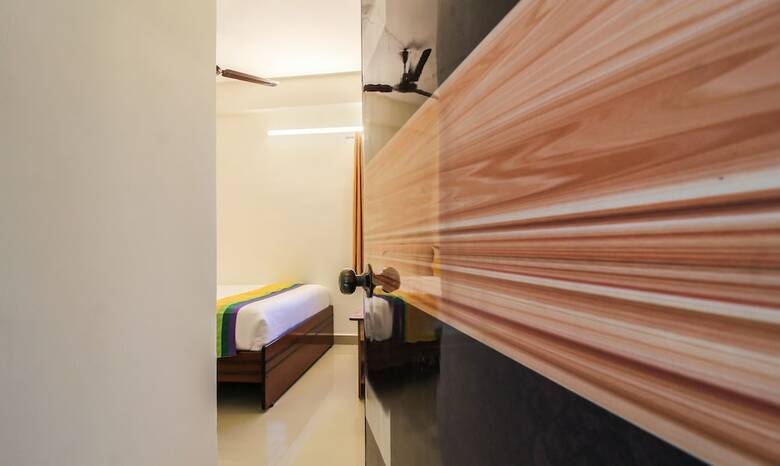 Hotel Treebo Trip Riyas Grand