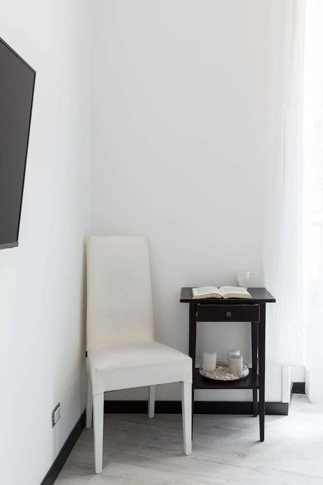 A World Aparts - The Artist's Suite