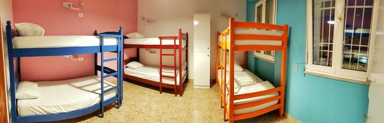 Hostal Bed Station Hostel & Bar