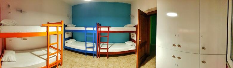 Hostal Bed Station Hostel & Bar