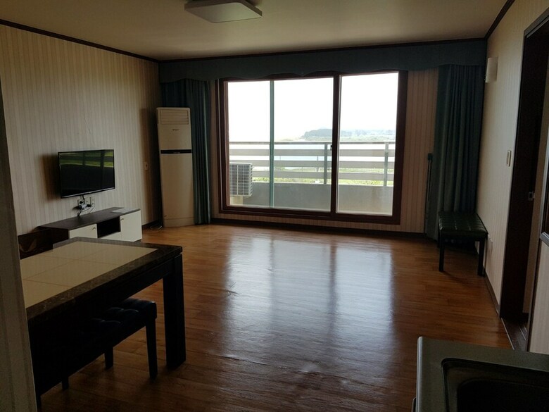 Naksan Airport Condo