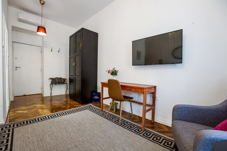 Hotel Crown Rooms