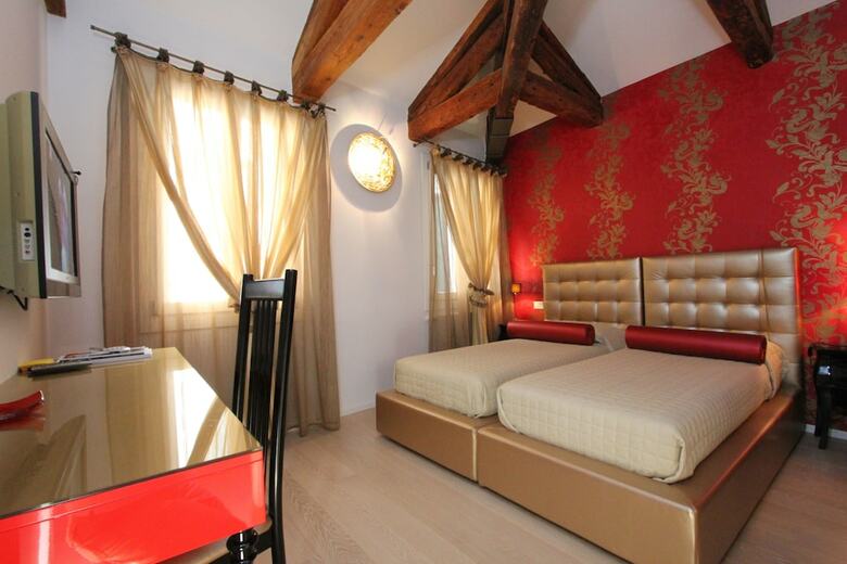 City Apartments - Gold