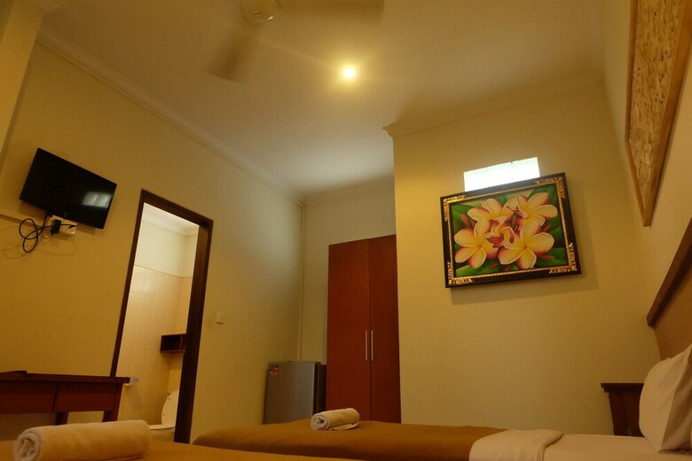 Hotel Kayu Dana Bedrooms & Pool