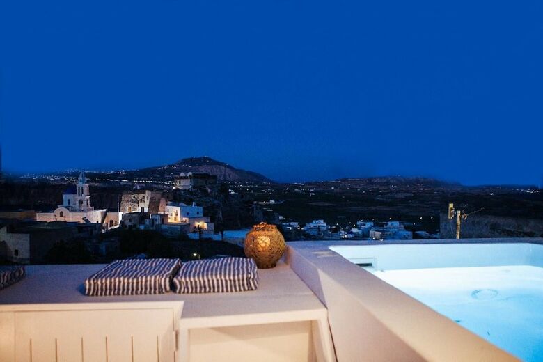 Apartamentos Akrotiri Cycladic Suites