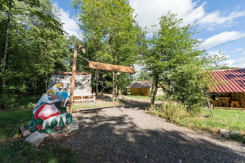 Camping Les Castors - Cabanes Insolites