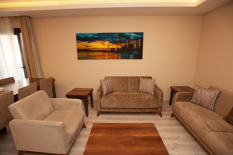 Empula Hotel & Residences