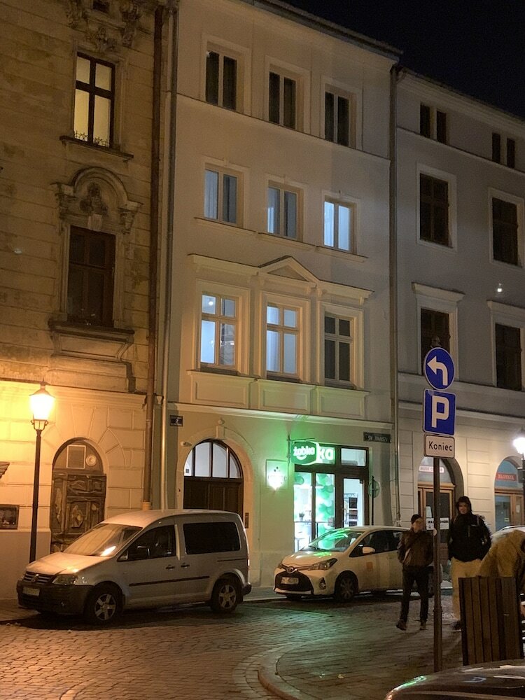 Aparthotel Ermine Suites