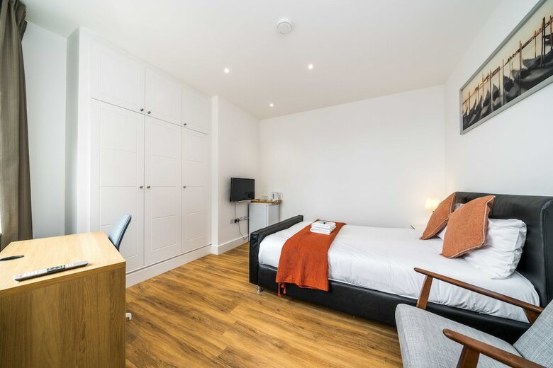 Hotel London City View