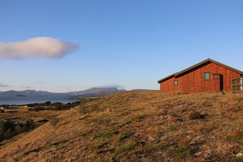 Lake Thingvellir Cottages