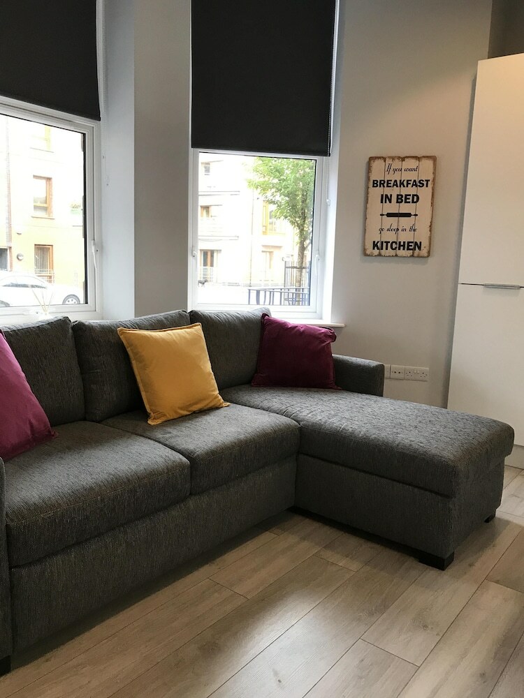 Hotel Holiday Rentals Ni-the Avenue Two