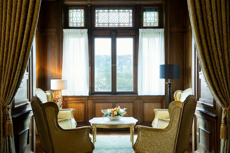 Hotel Schloss Lieser, Autograph Collection
