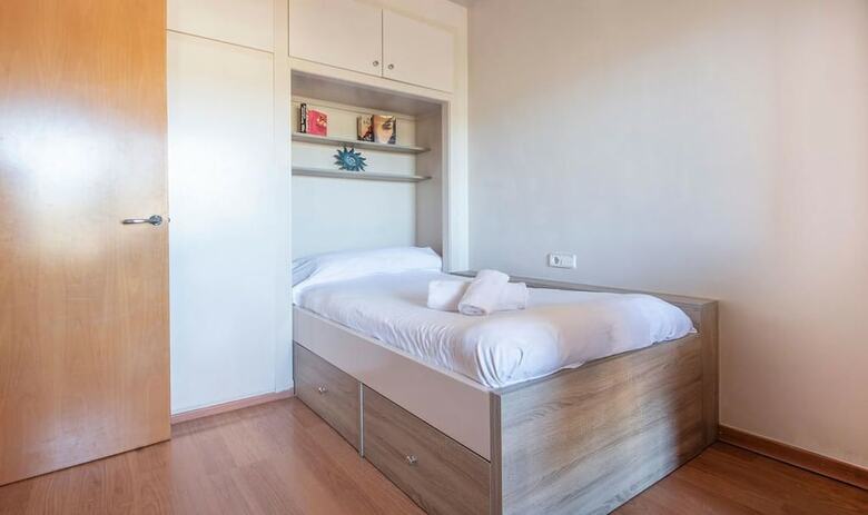Modern House 2 Km From The Beach (R87)