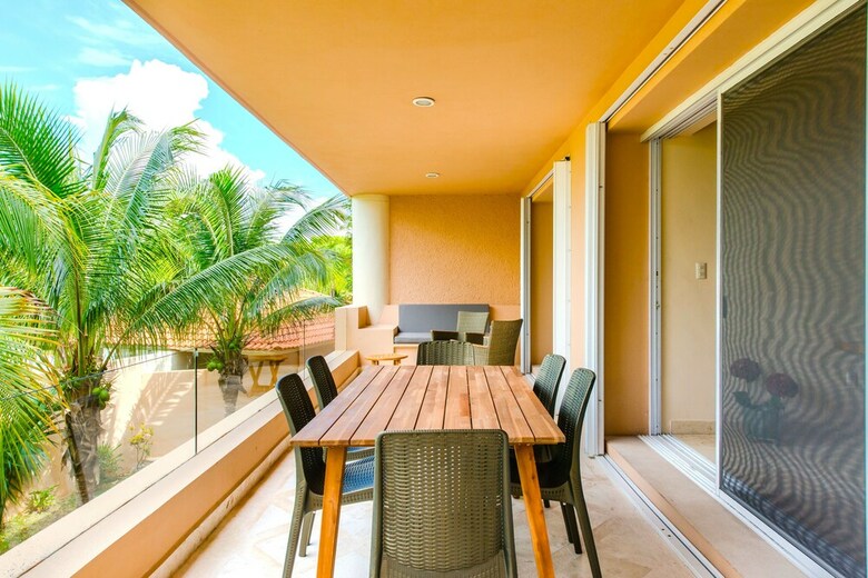 Las Palmas 2br Condo By Rmh