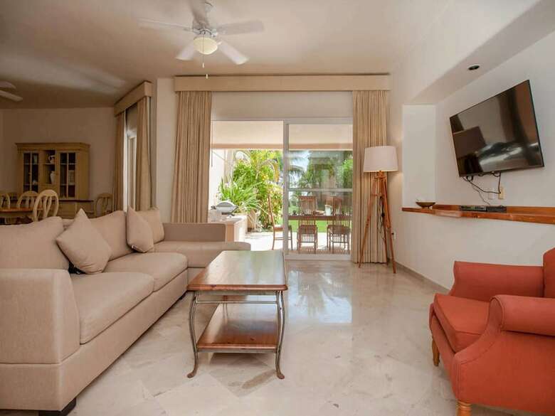 Arena 2br Condo By Rmh