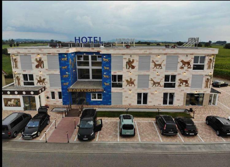 Hotel Babylon