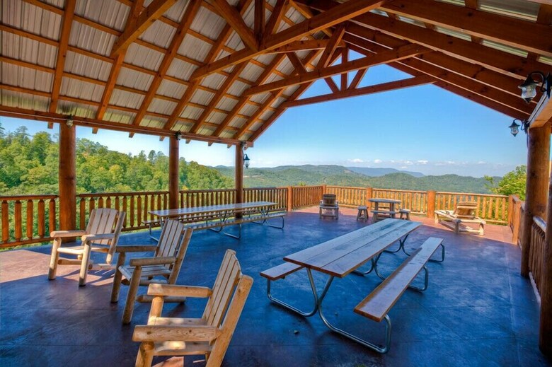 Million Dollar View - Four Bedroom Cabin