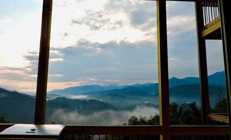 Mansion In The Sky - Eleven Bedroom Cabin