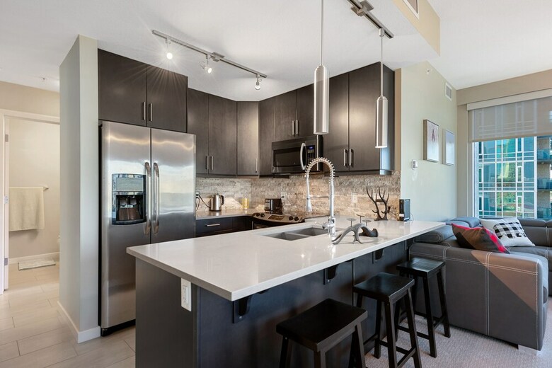 Simply Comfort. Downtown Calgary Apts