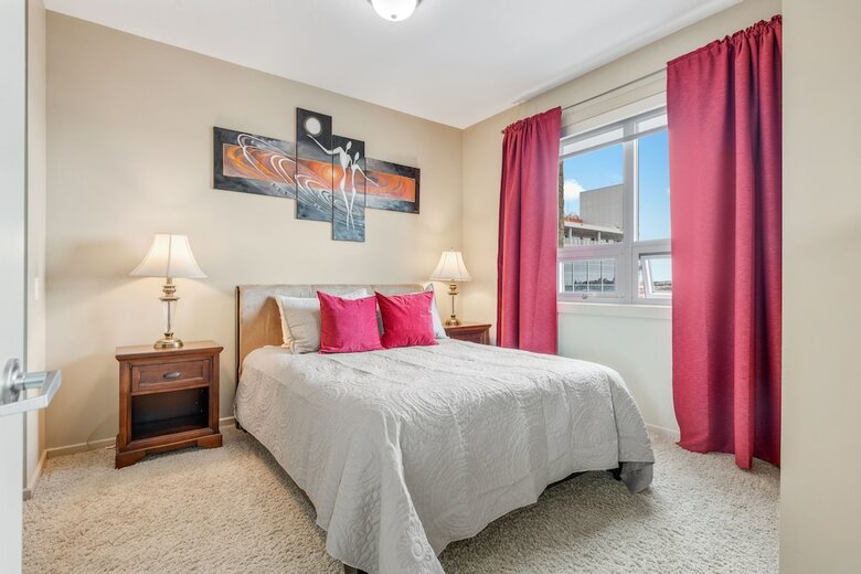Simply Comfort. Downtown Calgary Apts