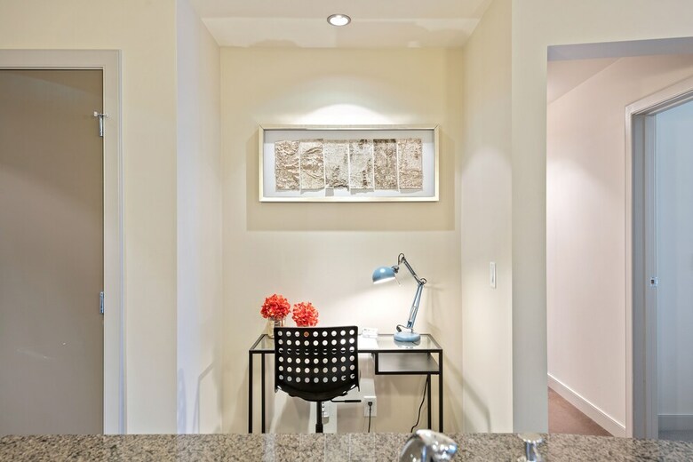 Simply Comfort. Downtown Calgary Apts