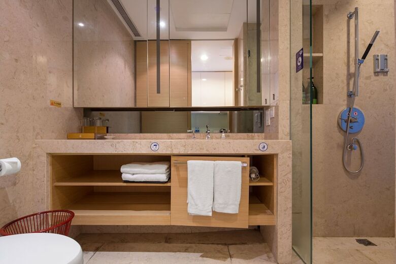 Rosalind International Apartment