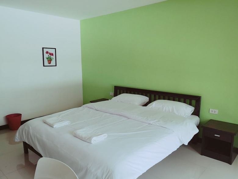 Hotel At Home Place
