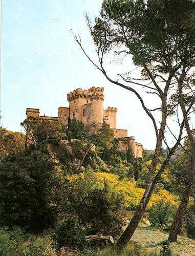 Bed & Breakfast Chateau De La Barben