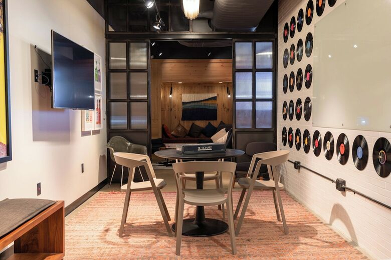 Hotel Moxy Nashville Downtown