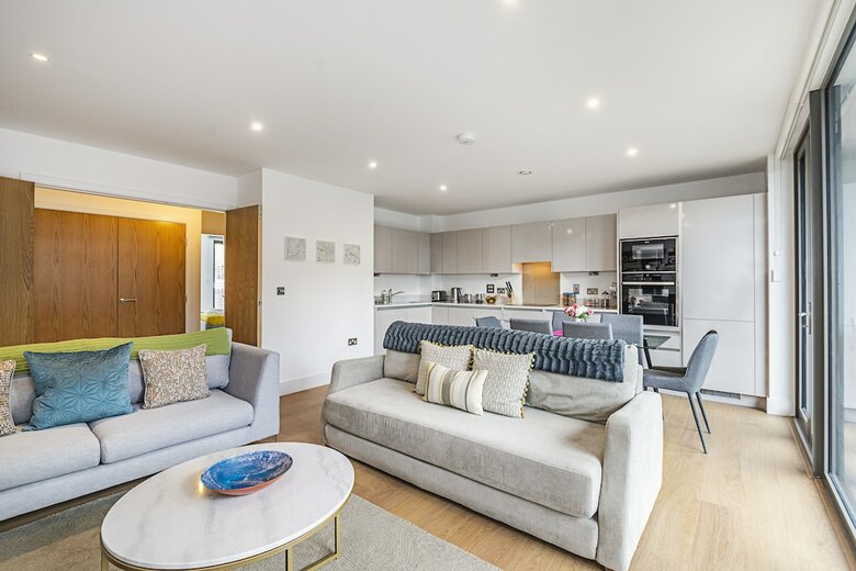 Stunning Brand New Westminster Apartment
