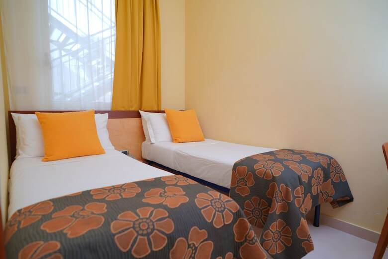 Hotel Piccadilly Suites And Rooms