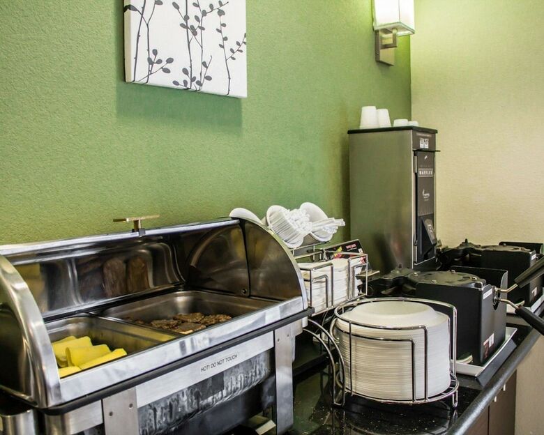 Hotel Sleep Inn & Suites