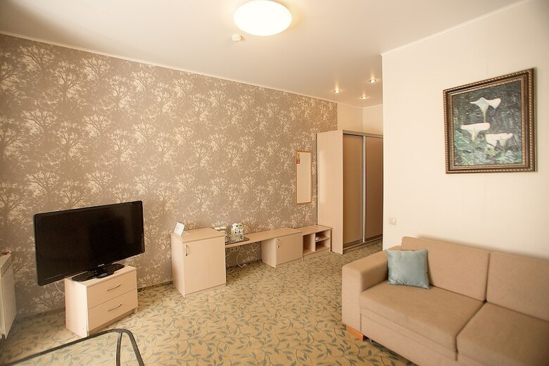 Crona Medical & Spa Hotel