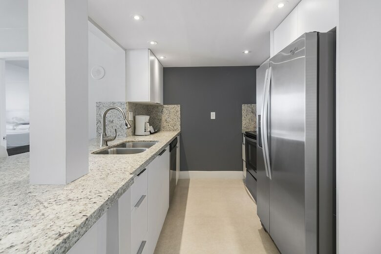 The Grand Condos By Edgewater One Ir
