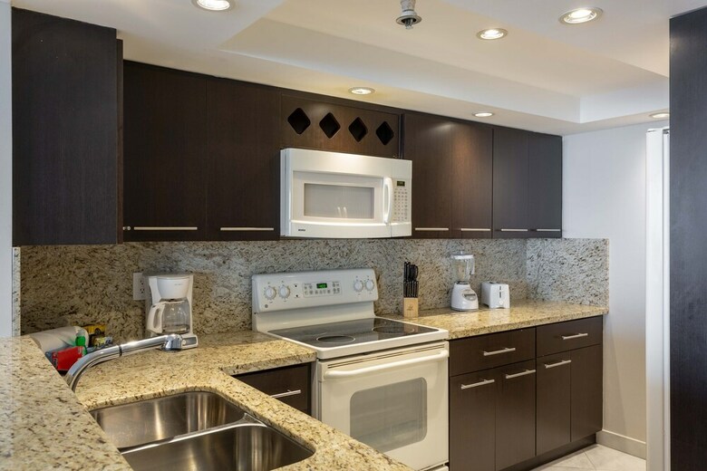 The Grand Condos By Edgewater One Ir