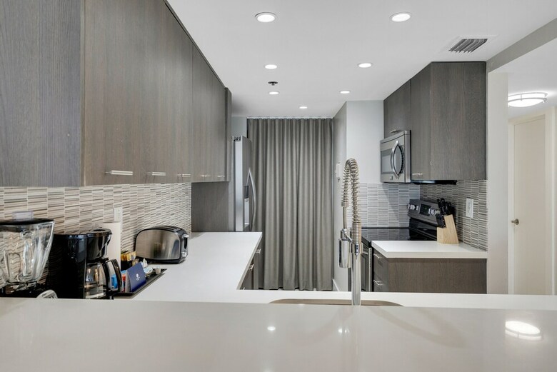 The Grand Condos By Edgewater One Ir